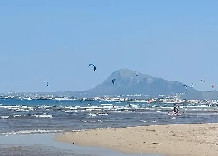 Cascadas Cerca De Playa Y Centro
